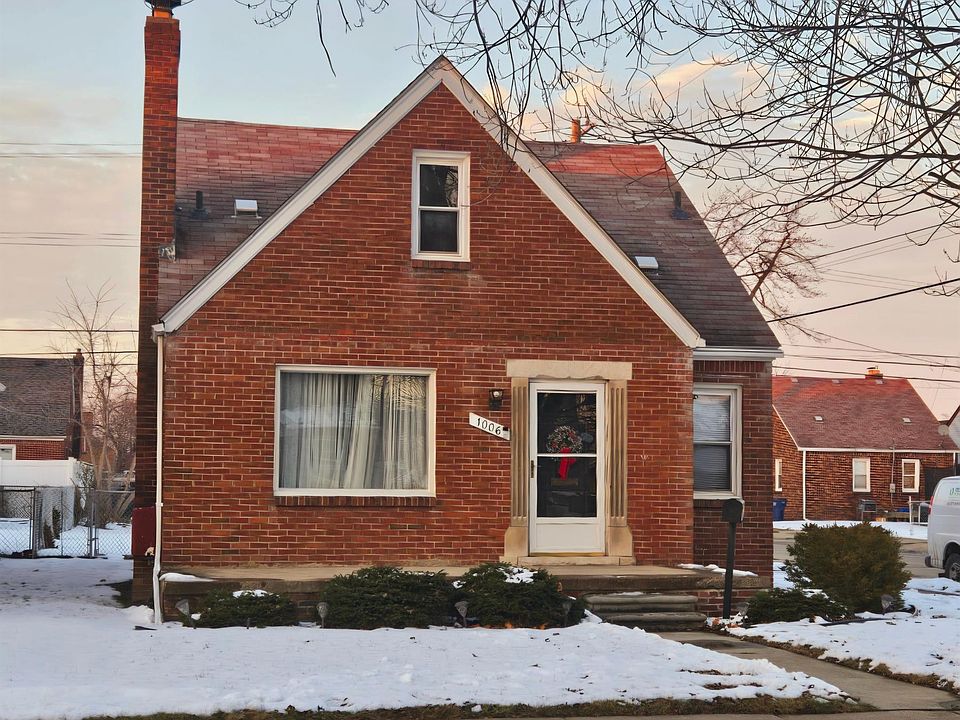 1st image of 1006 Riverbank St