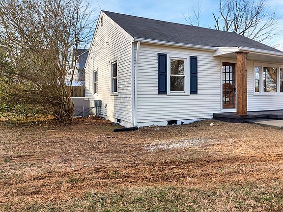 3rd image of 408 Highland Cir
