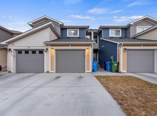 29 Saddlestone Line NE, Calgary, AB T3J2B6