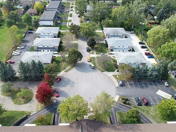 4th image of 9-12 Park Lane Ct