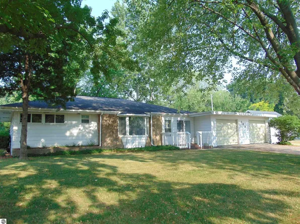 105 Davis St, Saint Louis, MI 48880