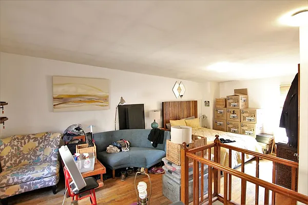 Rented by JK Dansar Corp | media 35