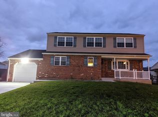 4 Woodie Dr, Newark, DE 19702