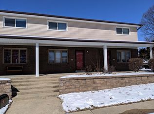 2912 Mayer Dr, Saint Charles, MO 63301