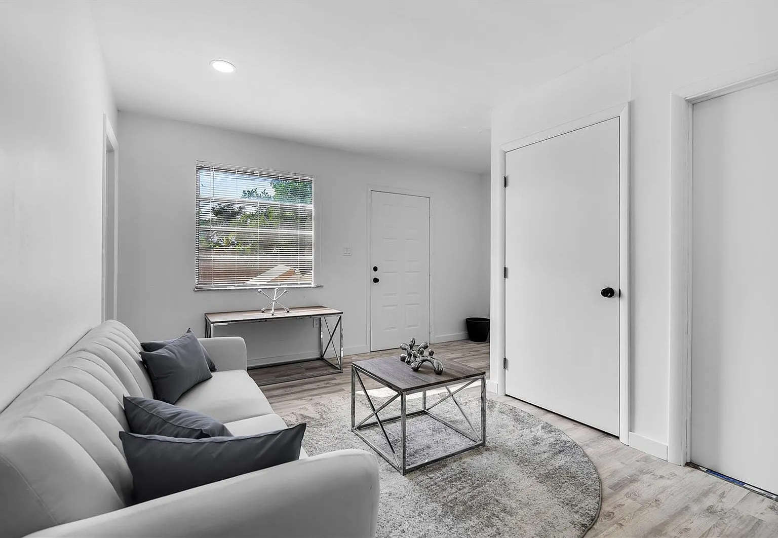 1 bed, 770 sqft, $1,700 — Photo 1