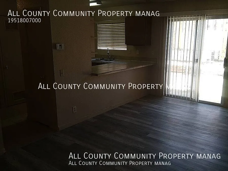 2 Bed, 1.5 Bath Apartment in Twentynine Palms! — Photo 4