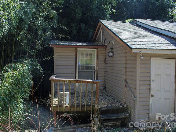 5th image of 1293 Lake Logan Rd