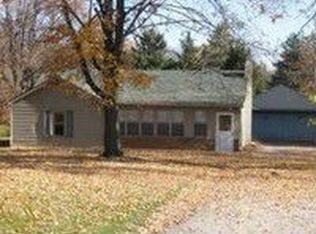 19790 Fry Rd, Northville, MI 48167