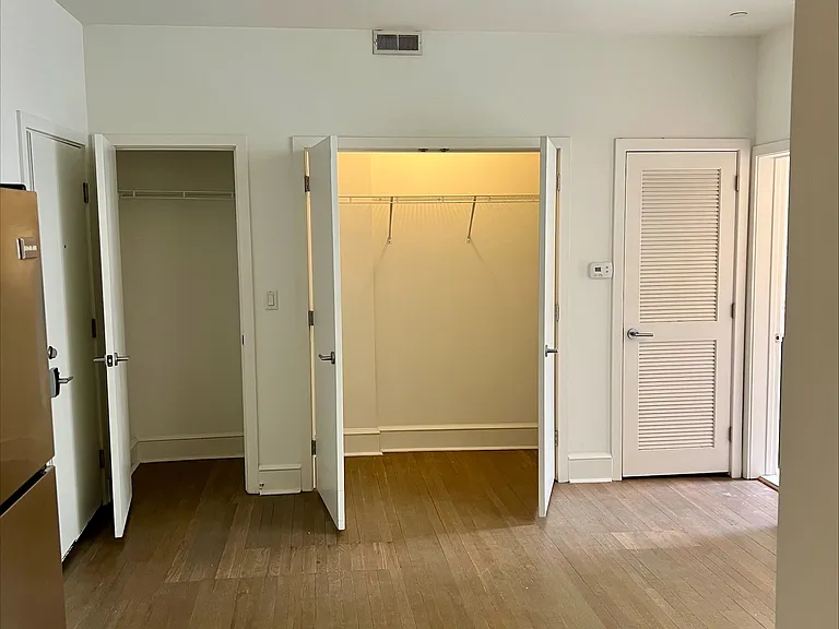 apt 208
