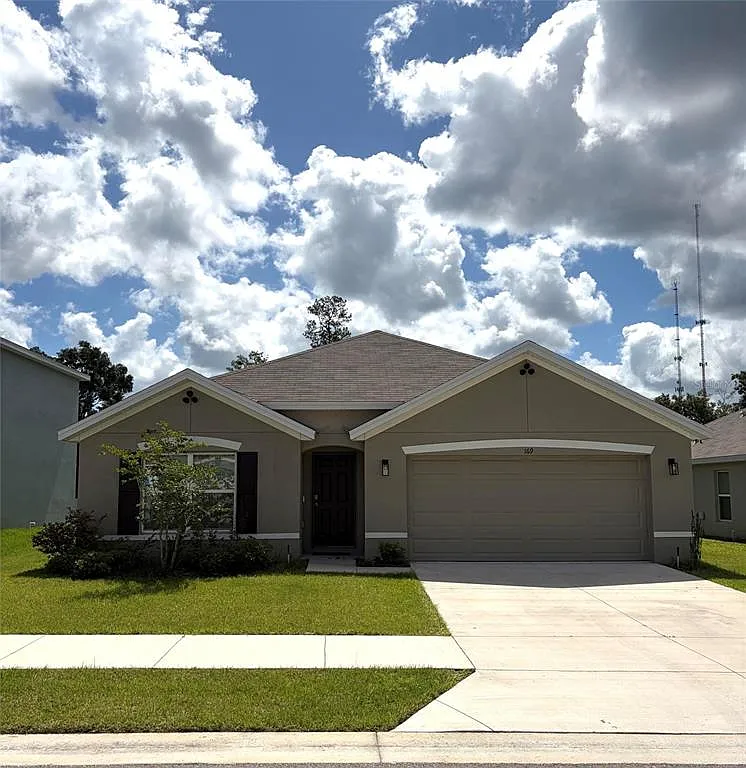 4 bed, 2.0 bath, 1828 sqft, $2,150 — Photo 2