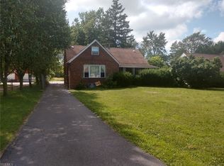 4800 Columbia Rd, North Olmsted, OH 44070