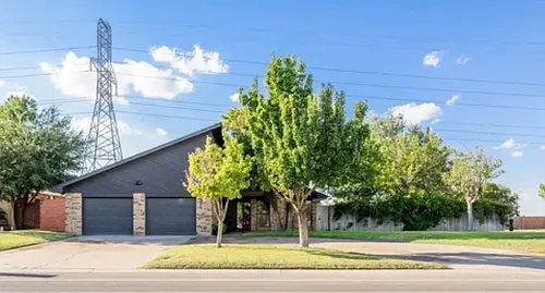 4402 Green Tree Blvd Photo 1