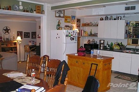 Guest House - Kitchen and Dining Area