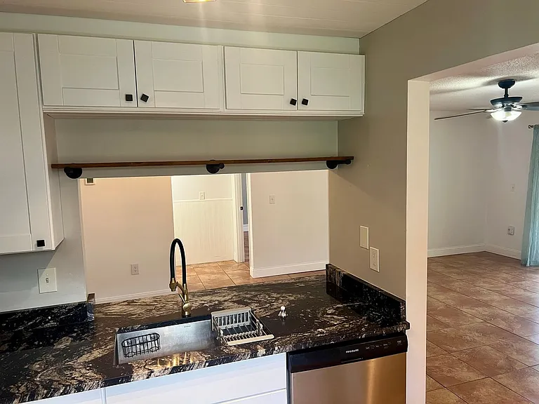 5769 Gardens Dr — Photo 9