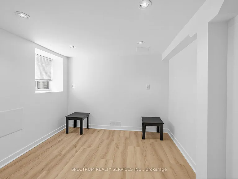 29 Raglan Ave — Photo 25
