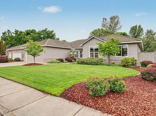3348 Creek View Dr, Medford, OR 97504