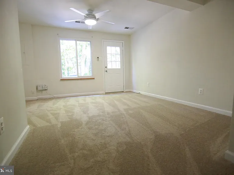 8070 Grandview Ct — Photo 22