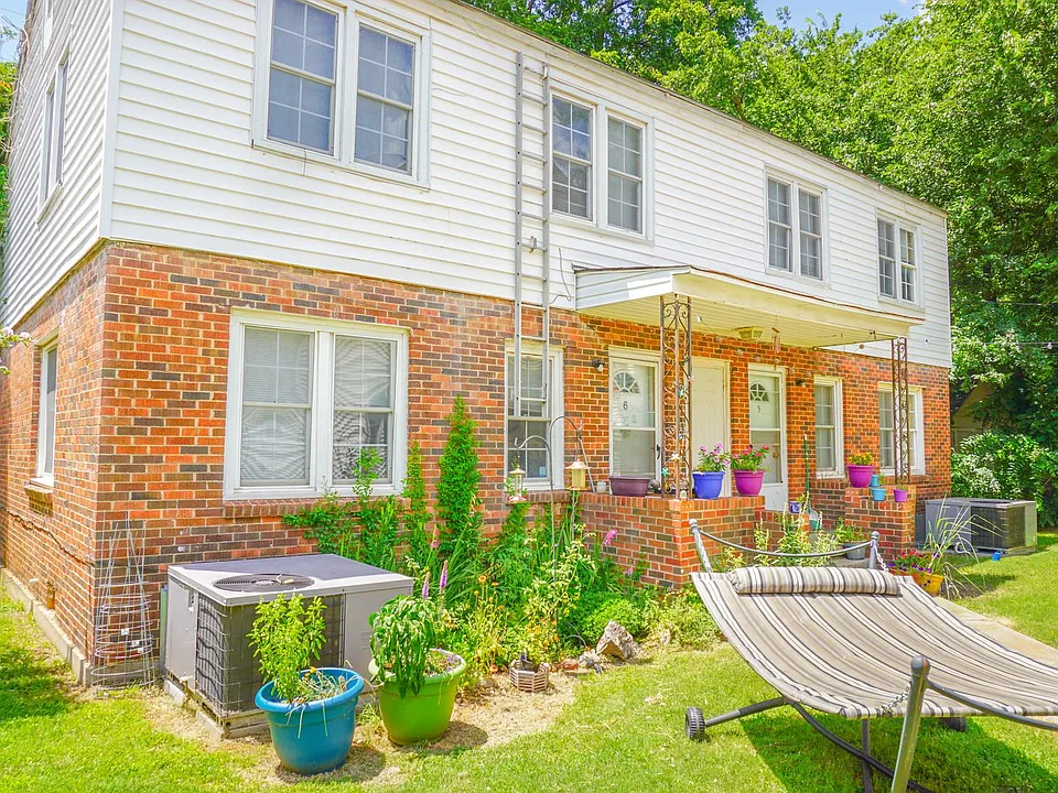 458 College Ave