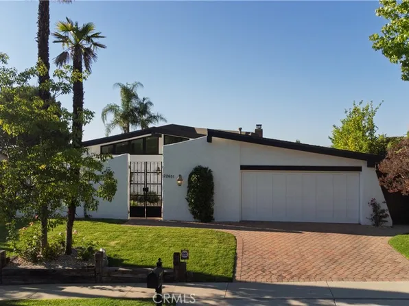 22651 Paul Revere Dr, Calabasas, CA 91302