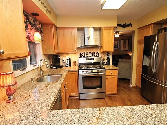 5th image of 1270 Centennial Dr