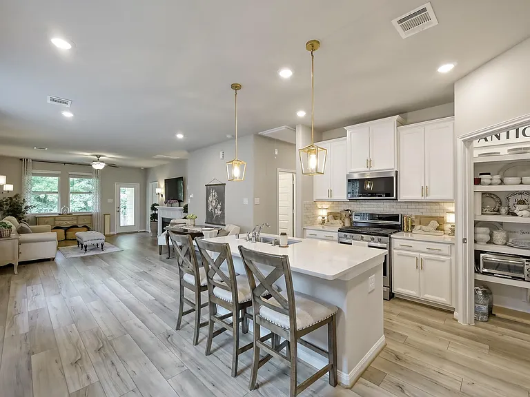 7099 Silverleaf Oak St — Photo 5