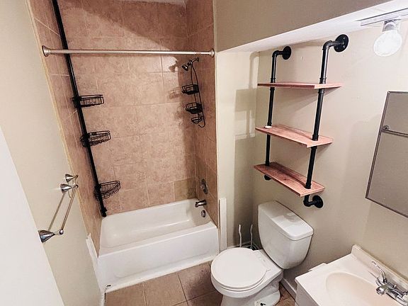 5th image of 601-603 Aaron St #C
