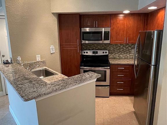 5th image of 595 Vista Isles Dr APT 1923