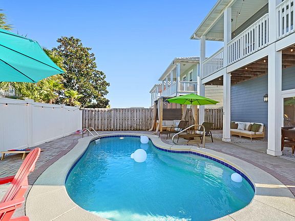 3rd image of 6728 Beach Dr
