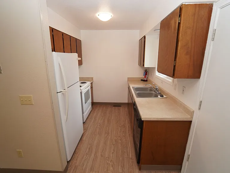 813 W 75th Ave — Photo 10