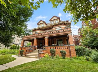 711 Washington Blvd APT 2E, Oak Park, IL 60302