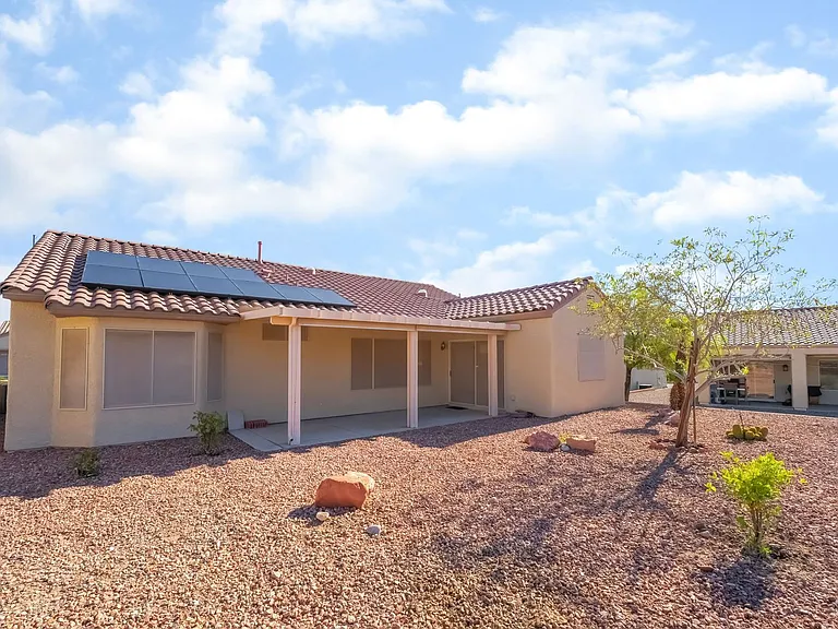 2571 Thatcher Ave — Photo 29