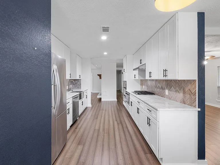 1222 Haines Dr — Photo 5