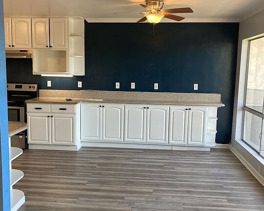 5th image of 1033 6th St APT 201