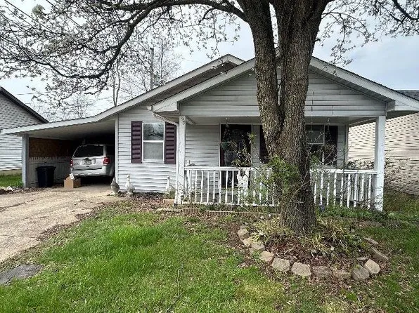 13 Elm St, Barboursville, WV 25504