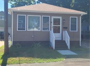 42 Fuller St, Warwick, RI 02889