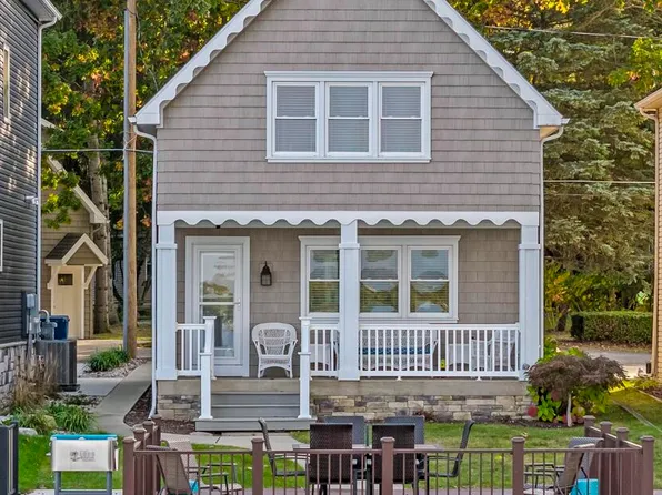 360 Park St, Manitou Beach, MI 49253