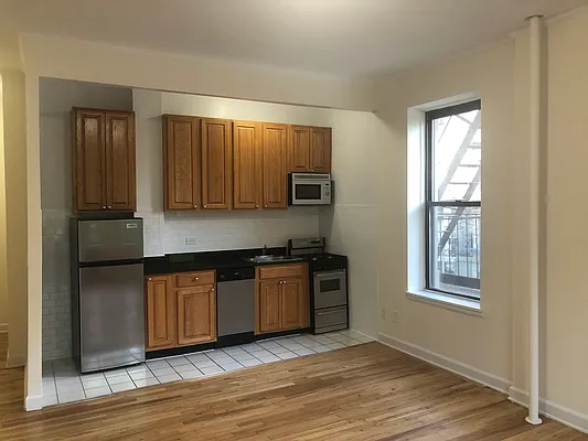 Rented by Buchbinder & Warren | media 20