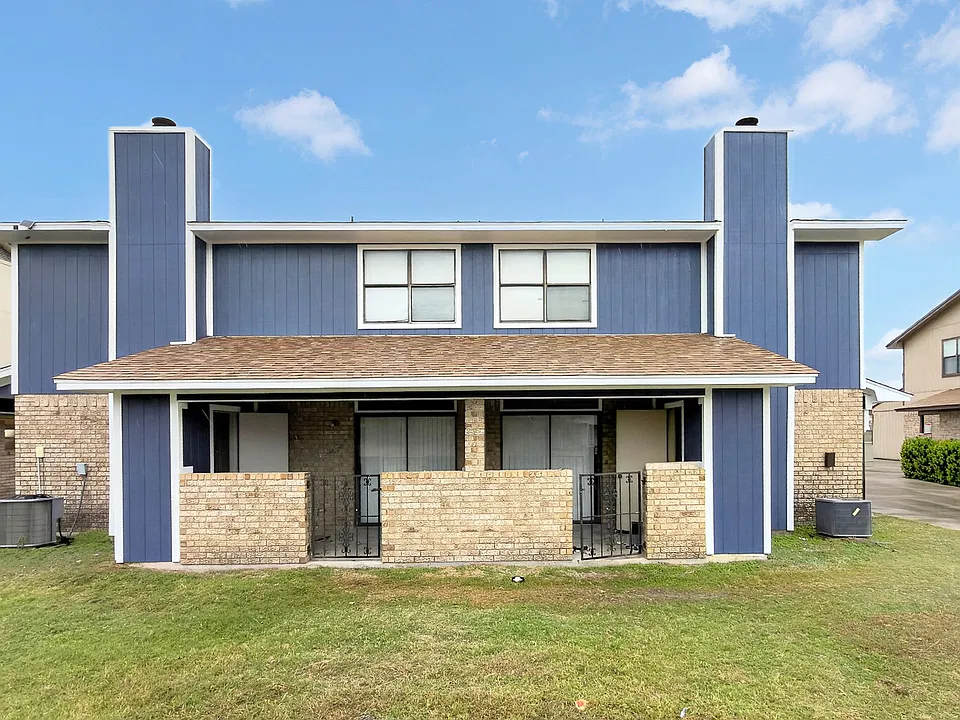 1813 Cedarhill Dr #C