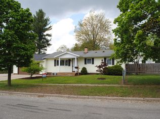 1915 Bauss St, Midland, MI 48642