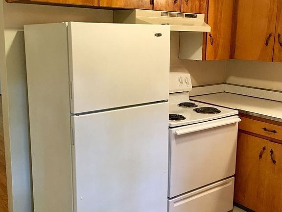 5th image of 400 Mimosa Ct APT 4