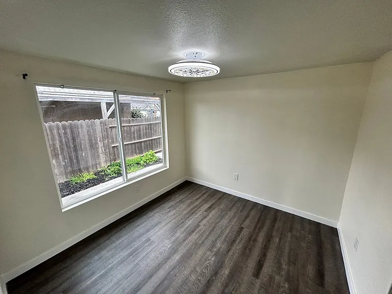 1525 W Orangeburg Ave — Photo 15