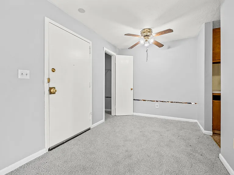 49 Short St #A8 — Photo 3