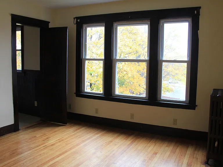 121 Illinois St #2 — Photo 17