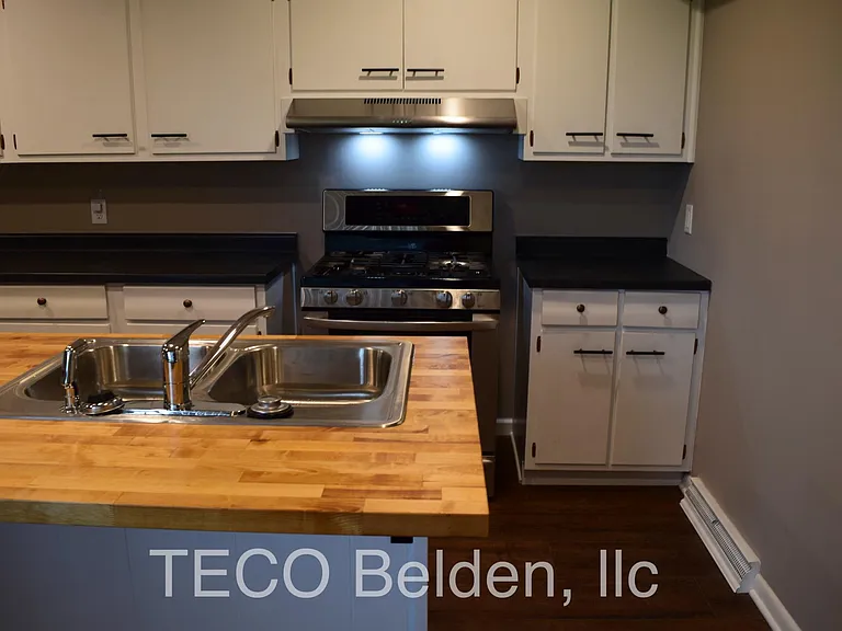 5490 Avon Belden Rd #B — Photo 3