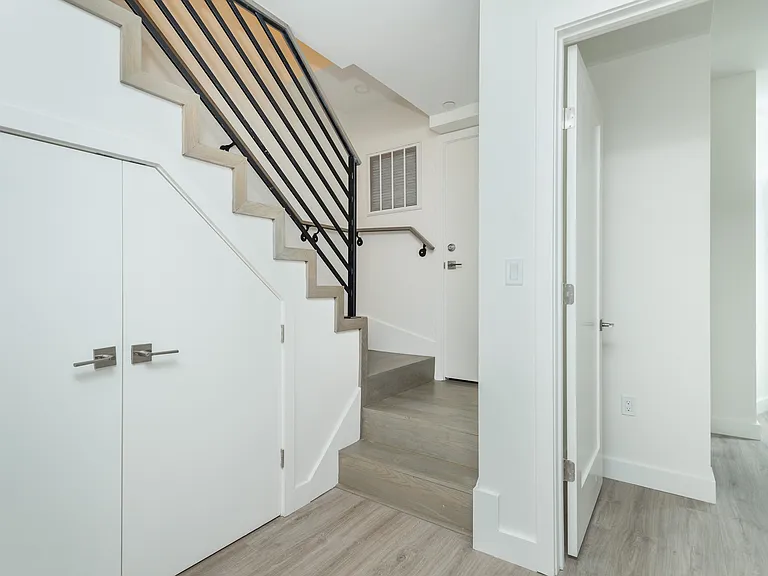 Longwood Row — Photo 15