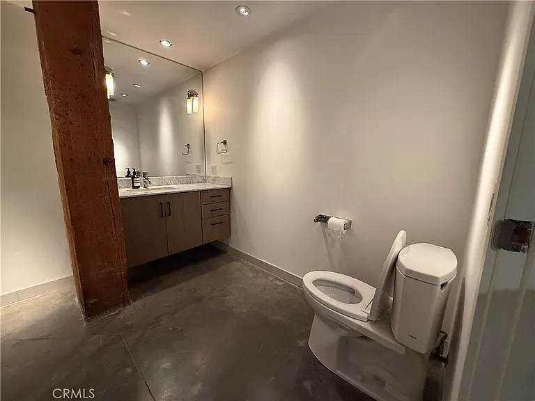 530 S Hewitt St #146 — Photo 16