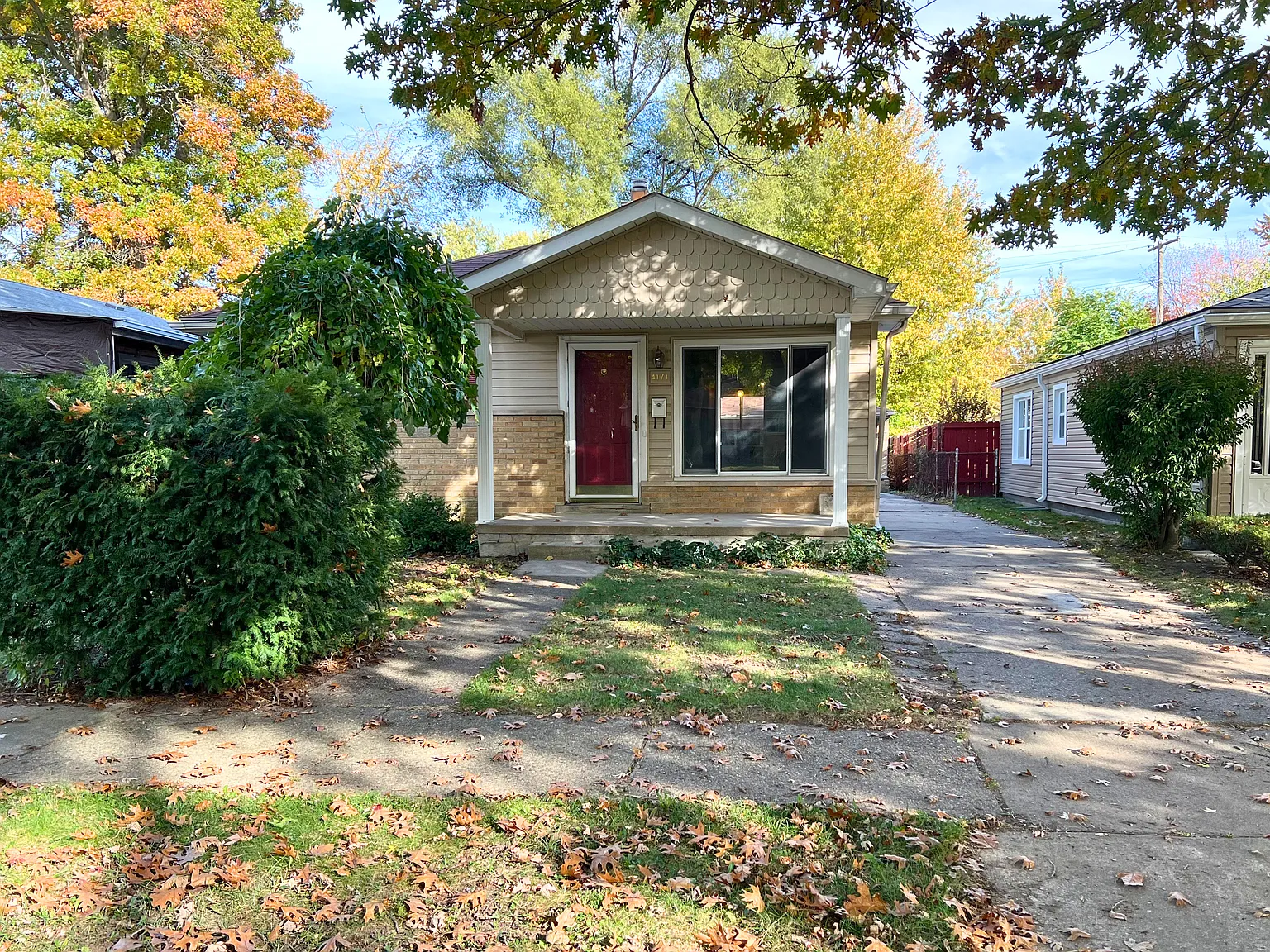 3 bed, 980 sqft, $1,550 — Photo 1