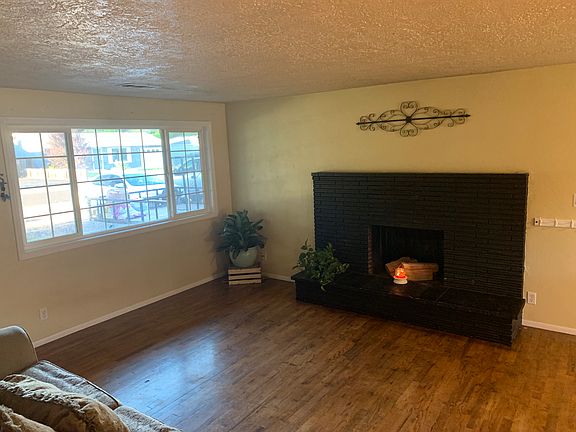 5th image of 2465 Thorn Oak Dr