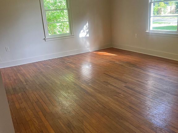 5th image of 4762 Mimosa St