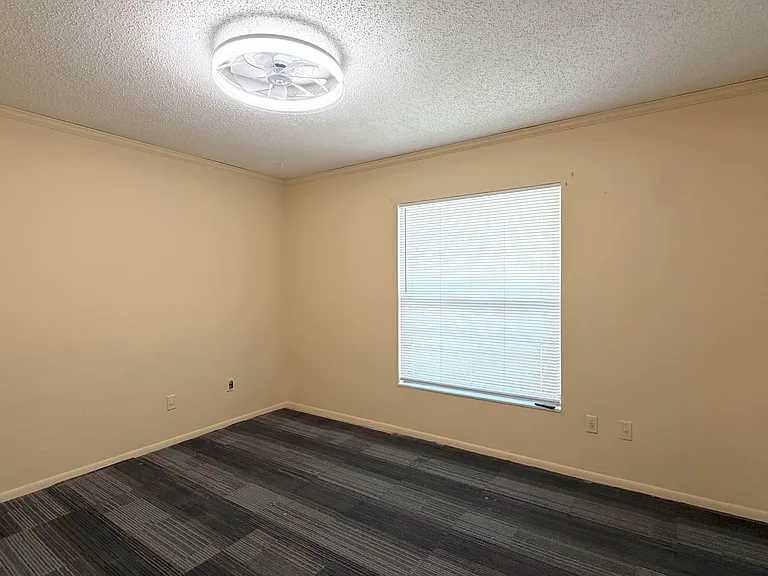 889 Hendry Dr — Photo 8